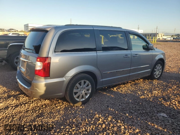 2015 Chrysler Town & Country Touring with VIN 2C4RC1BG6FR695842, listed as a Copart auction lot 53514685 with 136,655 mi miles and Salvage Title. Bid and sale history available at DreamBid. Image 3.