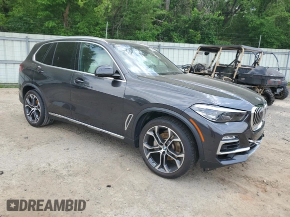 2021 BMW X5 xDrive40i z VIN 5UXCR6C0XM9E79726, wystawiony jako Copart lot #53889335 z przebiegiem 64 221 mil mil oraz Szkoda całkowita • Salvage title. Historia ofert i sprzedaży dostępna na DreamBid. Obrazek 4.