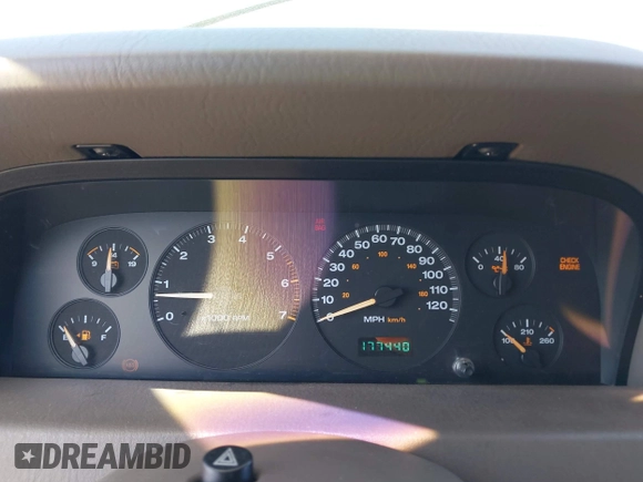 1999 Jeep Grand Cherokee Limited with VIN 1J4GW68N5XC666564, listed as a IAAI auction lot 42117018 with 177,440 mi miles. Bid and sale history available at carsss.com. Image 7.