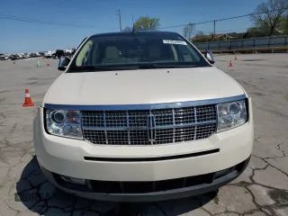 2008 Lincoln MKX z VIN 2LMDU88C98BJ14575, wystawiony jako Copart lot #52404995 z przebiegiem 78 638 mil mil oraz Szkoda całkowita • Salvage title. Historia ofert i sprzedaży dostępna na DreamBid. Obrazek 5.