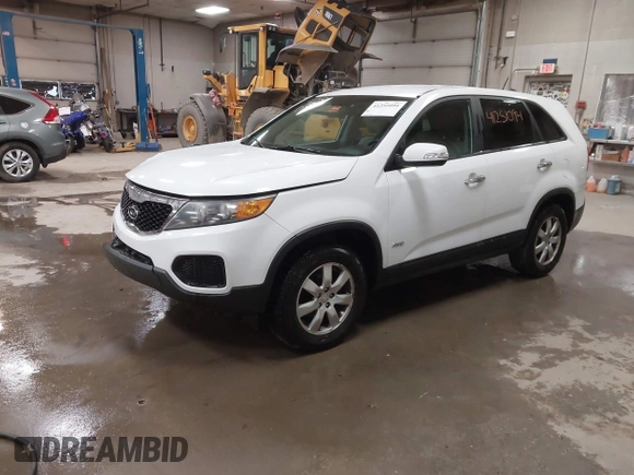 2011 Kia Sorento LX with VIN 5XYKTCA14BG007524, listed as a IAAI auction lot 41251094 with 150,053 mi miles. Bid and sale history available at carsss.com. Image 2.