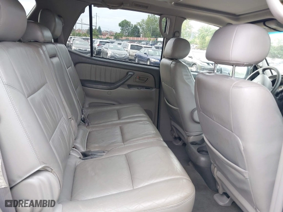 2003 Toyota Sequoia Limited with VIN 5TDBT48A83S167986, listed as a IAAI auction lot 40484514 with 196,305 mi miles. Bid and sale history available at carsss.com. Image 8.