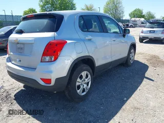 2018 Chevrolet Trax LS with VIN 3GNCJKSB1JL420107, listed as a IAAI auction lot 42129972 with 595,541 mi miles. Bid and sale history available at carsss.com. Image 4.