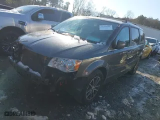 2017 Dodge Grand Caravan SXT with VIN 2C4RDGCG8HR818123, listed as a IAAI auction lot 41304401 with 164,236 mi miles. Bid and sale history available at carsss.com. Image 2.