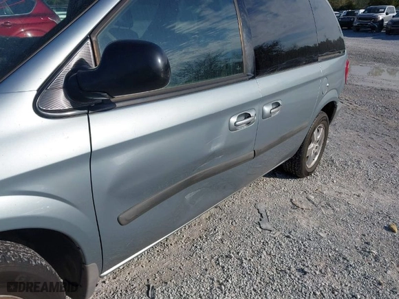 2006 Dodge Caravan SXT with VIN 1D4GP45R86B577853, listed as a IAAI auction lot 41695240 with 167,391 mi miles. Bid and sale history available at carsss.com. Image 6.