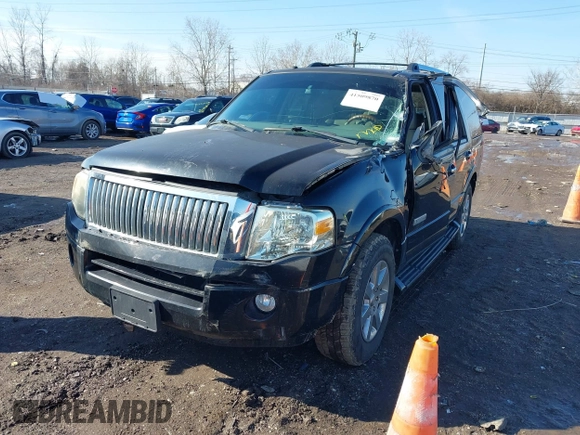 2007 Ford Expedition Limited with VIN 1FMFU195X7LA80222, listed as a IAAI auction lot 41509870 with 163,149 mi miles. Bid and sale history available at carsss.com. Image 2.