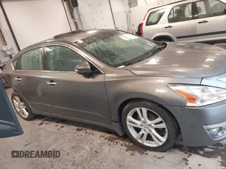 2015 Nissan Altima SL with VIN 1N4BL3AP0FC213069, listed as a IAAI auction lot 41931428 with 172,215 mi miles and . Bid and sale history available at carsss.com. Image 13.
