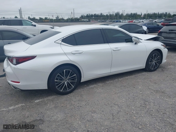 2025 Lexus ES with VIN 58ADZ1B19SU188830, listed as a IAAI auction lot 41360119 with 2,592 mi miles. Bid and sale history available at carsss.com. Image 4.