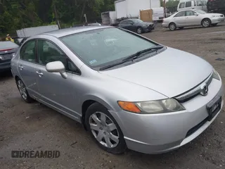 2008 Honda Civic LX с VIN 2HGFA16588H311698, выставлен на аукционе IAAI как лот 42466229 с пробегом 213 503 миль миль и . История ставок и продаж доступна на DreamBid. Изображение 1.