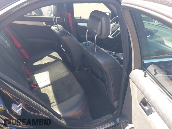 2013 Mercedes-Benz C C 250 Sport with VIN WDDGF4HB2DF984626, listed as a IAAI auction lot 40576272 with 108,931 mi miles. Bid and sale history available at carsss.com. Image 8.