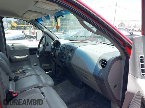 2005 Ford F-150 XL z VIN 1FTRF12275NA03210, wystawiony jako IAAI lot #42635855 z przebiegiem 232 182 mil mil oraz . Historia ofert i sprzedaży dostępna na DreamBid. Obrazek 5.