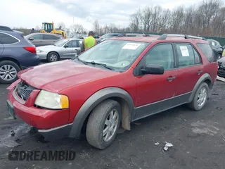 2006 Ford Freestyle SE with VIN 1FMZK04106GA36254, listed as a IAAI auction lot 42031030 with 112,029 mi miles. Bid and sale history available at carsss.com. Image 2.