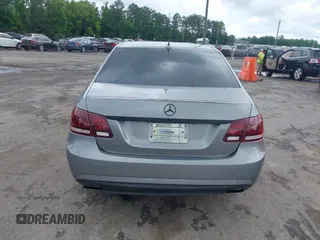 2012 Mercedes-Benz E 350 Luxury z VIN WDDHF8JB5CA601960, wystawiony jako IAAI lot #42274484 z przebiegiem 223 569 mil mil oraz . Historia ofert i sprzedaży dostępna na DreamBid. Obrazek 15.