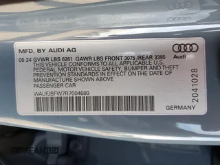 2024 Audi e-tron GT Premium Plus z VIN WAUFJBFW7R7004689, wystawiony jako Copart lot #75769664 z przebiegiem 1018 mil mil oraz Szkody całkowita. Historia ofert i sprzedaży dostępna na DreamBid. Obrazek 12.