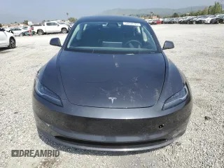 2025 Tesla Model 3 Long Range z VIN 5YJ3E1EA3SF979586, wystawiony jako Copart lot #54430125 z przebiegiem 3 530 mil mil oraz Szkoda całkowita • Salvage title. Historia ofert i sprzedaży dostępna na DreamBid. Obrazek 5.