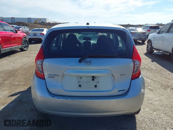 2015 Nissan Note S Plus z VIN 3N1CE2CP2FL402023, wystawiony jako IAAI lot #41461979 z przebiegiem 165 437 mil mil oraz . Historia ofert i sprzedaży dostępna na DreamBid. Obrazek 16.