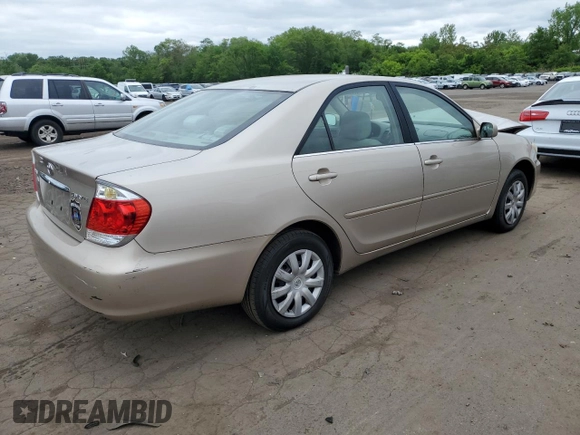 2005 Toyota Camry STD z VIN 4T1BE32K75U522999, wystawiony jako Copart lot #59615405 z przebiegiem Nie podano mil oraz Nie do naprawy • Non repairable. Historia ofert i sprzedaży dostępna na DreamBid. Obrazek 3.