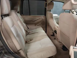 2006 Ford Explorer XLT with VIN 1FMEU73E06UB06021, listed as a IAAI auction lot 41910253 with 202,797 mi miles. Bid and sale history available at carsss.com. Image 8.
