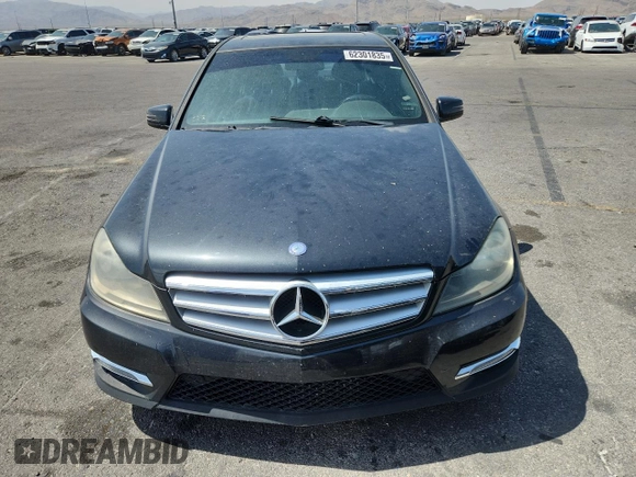 2012 Mercedes-Benz C 250 Sport z VIN WDDGF4HB3CA597983, wystawiony jako Copart lot #62301835 z przebiegiem 194 268 mil mil oraz Czysty tytuł • Clean title. Historia ofert i sprzedaży dostępna na DreamBid. Obrazek 5.