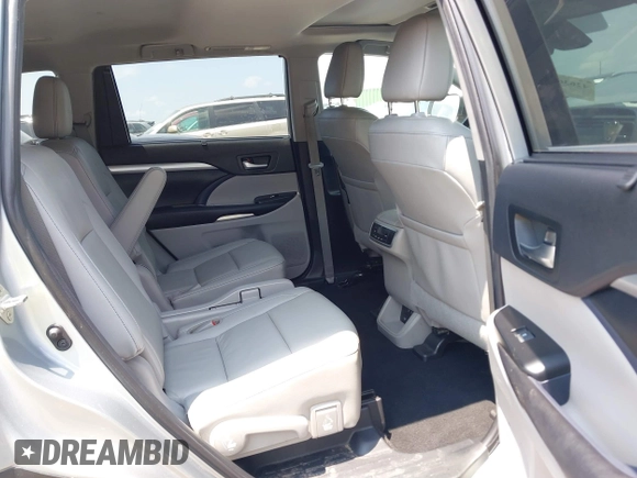 2019 Toyota Highlander SE with VIN 5TDJZRFH6KS614952, listed as a IAAI auction lot 42636713 with 65,471 mi miles and . Bid and sale history available at DreamBid. Image 8.