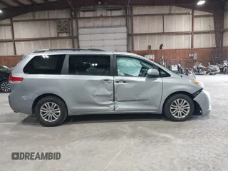 2013 Toyota Sienna XLE AAS with VIN 5TDYK3DC5DS363822, listed as a IAAI auction lot 42019598 with 74,508 mi miles. Bid and sale history available at carsss.com. Image 13.