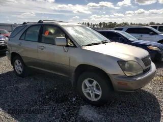 2000 Lexus RX 300 with VIN JT6GF10U0Y0063995, listed as a Copart auction lot 83748684 with Not Provided miles and Non Repairable. Bid and sale history available at carsss.com. Image 4.