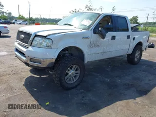 2005 Ford F-150 XLT z VIN 1FTPW14595KD49565, wystawiony jako IAAI lot #42587713 z przebiegiem 360 588 mil mil oraz . Historia ofert i sprzedaży dostępna na DreamBid. Obrazek 18.