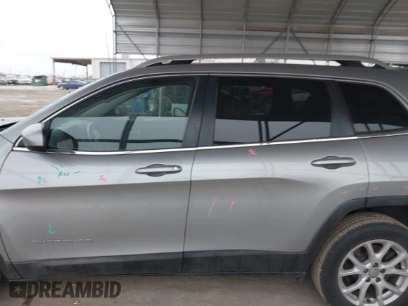 2017 Jeep Cherokee Latitude с VIN 1C4PJLCS2HW596098, выставлен на аукционе IAAI как лот 41409241 с пробегом 93 569 миль миль и . История ставок и продаж доступна на DreamBid. Изображение 15.