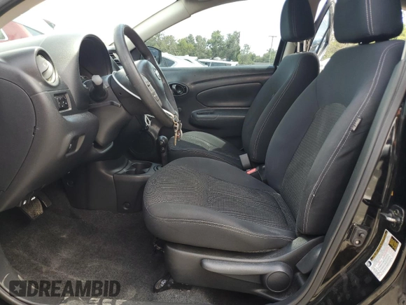 2017 Nissan Versa S z VIN 3N1CN7AP5HL865888, wystawiony jako Copart lot #60886965 z przebiegiem 127 727 mil mil oraz Szkoda całkowita • Salvage title. Historia ofert i sprzedaży dostępna na DreamBid. Obrazek 7.