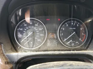 2008 BMW 3 Series 335i z VIN WBAWL73528PX51845, wystawiony jako Copart lot #50970805 z przebiegiem Nie podano mil oraz Nie do naprawy • Non repairable. Historia ofert i sprzedaży dostępna na DreamBid. Obrazek 9.