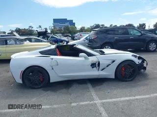 2016 Chevrolet Corvette Z51 3LT z VIN 1G1YM2D76G5116786, wystawiony jako IAAI lot #41815554 z przebiegiem 67 466 mil mil oraz . Historia ofert i sprzedaży dostępna na DreamBid. Obrazek 13.