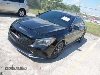 2017 Mercedes-Benz CLA 250 z VIN WDDSJ4EB0HN445169, wystawiony jako IAAI lot #42015788 z przebiegiem 58 900 mil mil oraz . Historia ofert i sprzedaży dostępna na DreamBid. Obrazek 2.