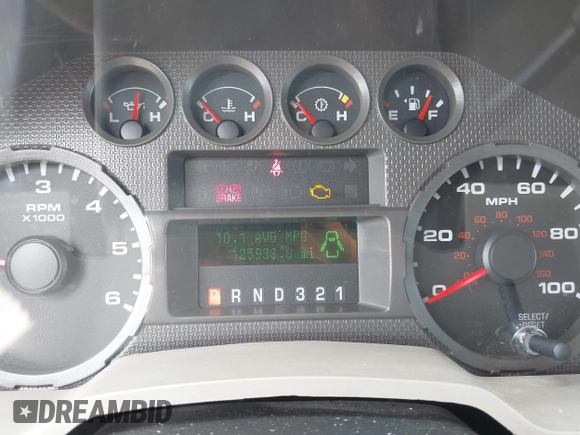 2010 Ford F-250 XL z VIN 1FTSX2B55AEB34547, wystawiony jako IAAI lot #42579306 z przebiegiem 125 938 mil mil oraz . Historia ofert i sprzedaży dostępna na DreamBid. Obrazek 15.
