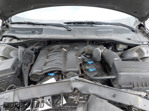 2010 Dodge Charger SXT with VIN 2B3CA3CV7AH165769, listed as a IAAI auction lot 42038135 with 200,886 mi miles. Bid and sale history available at carsss.com. Image 10.
