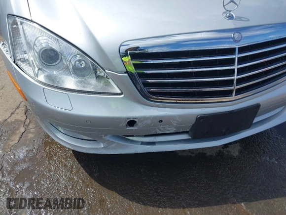 2008 Mercedes-Benz S 550 with VIN WDDNG71X18A153424, listed as a IAAI auction lot 41926237 with 88,869 mi miles and . Bid and sale history available at DreamBid. Image 6.