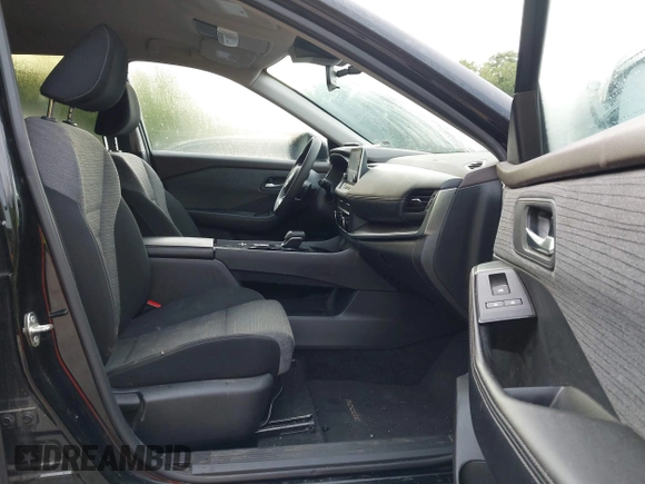 2023 Nissan Rogue SV z VIN JN8BT3BA7PW421121, wystawiony jako IAAI lot #42335059 z przebiegiem 57 866 mil mil oraz . Historia ofert i sprzedaży dostępna na DreamBid. Obrazek 5.