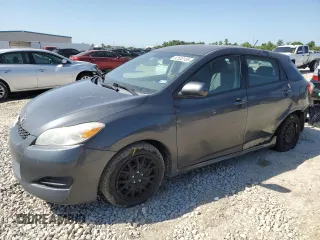 2009 Toyota Matrix z VIN 2T1KU40EX9C040735, wystawiony jako Copart lot #52530155 z przebiegiem 170 914 mil mil oraz Szkoda całkowita • Salvage title. Historia ofert i sprzedaży dostępna na DreamBid. Obrazek 1.