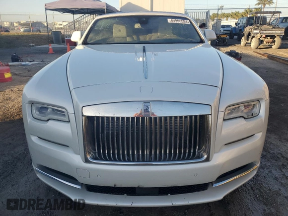 2018 Rolls-Royce Dawn z VIN SCA666D5XJU107625, wystawiony jako Copart lot #84906594 z przebiegiem Nie podano mil oraz Nie do naprawy • Non repairable. Historia ofert i sprzedaży dostępna na DreamBid. Obrazek 11.