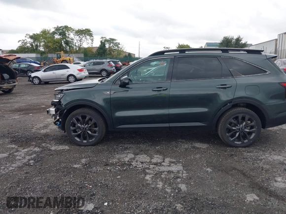 2022 Kia Sorento SX z VIN 5XYRKDLF9NG075953, wystawiony jako IAAI lot #40406528 z przebiegiem 100 146 mil mil oraz . Historia ofert i sprzedaży dostępna na DreamBid. Obrazek 14.
