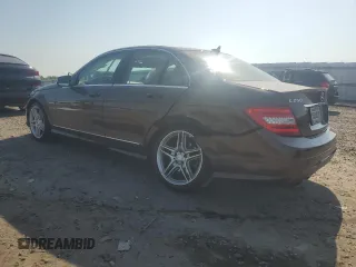 2014 Mercedes-Benz C 250 Sport z VIN WDDGF4HB7EA944038, wystawiony jako Copart lot #62121165 z przebiegiem 66 524 mil mil oraz Szkoda całkowita • Salvage title. Historia ofert i sprzedaży dostępna na DreamBid. Obrazek 2.
