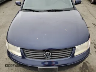 2001 Volkswagen Passat z VIN WVWAC63BX1P015545, wystawiony jako Copart lot #82040074 z przebiegiem 125 640 mil mil oraz Czysty tytuł • Clean title. Historia ofert i sprzedaży dostępna na DreamBid. Obrazek 11.