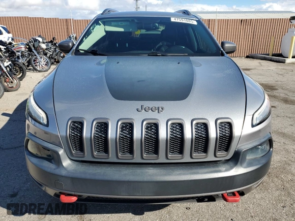 2017 Jeep Cherokee Trailhawk with VIN 1C4PJMBS2HW599199, listed as a Copart auction lot 47591085 with 175,518 mi miles and Salvage title. Bid and sale history available at DreamBid. Image 5.
