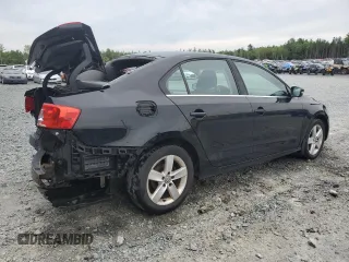 2014 Volkswagen Jetta Comfortline с VIN 3VWDL7AJ2EM366052, выставлен на аукционе Copart как лот 69010344 с пробегом 210 092 миль миль и Списание • Salvage title. История ставок и продаж доступна на DreamBid. Изображение 3.