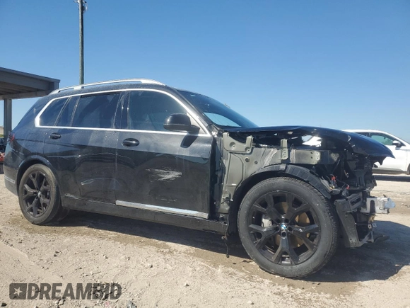 2024 BMW X7 xDrive40i with VIN 5UX23EM09R9T85217, listed as a Copart auction lot 47038835 with 0 mi miles and Salvage Title. Bid and sale history available at carsss.com. Image 4.