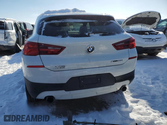 2018 BMW X2 xDrive28i with VIN WBXYJ5C35JEF80424, listed as a Copart auction lot 45007945 with 60,398 mi miles and Salvage Title. Bid and sale history available at carsss.com. Image 6.