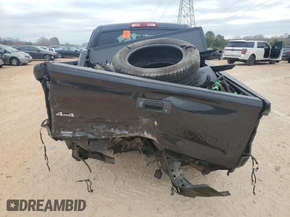 2017 Toyota Tundra Limited z VIN 5TFHW5F10HX606254, wystawiony jako Copart lot #49882695 z przebiegiem Nie podano mil oraz Szkoda całkowita • Salvage title. Historia ofert i sprzedaży dostępna na DreamBid. Obrazek 6.
