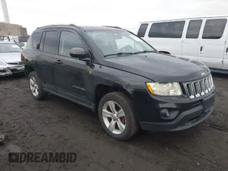 2013 Jeep Compass Latitude with VIN 1C4NJDEB3DD221904, listed as a IAAI auction lot 41691631 with 134,683 mi miles. Bid and sale history available at carsss.com. Image 1.