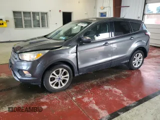 2017 Ford Escape SE z VIN 1FMCU9GD9HUD14924, wystawiony jako Copart lot #59916915 z przebiegiem 70 039 mil mil oraz Szkoda całkowita • Salvage title. Historia ofert i sprzedaży dostępna na DreamBid. Obrazek 1.