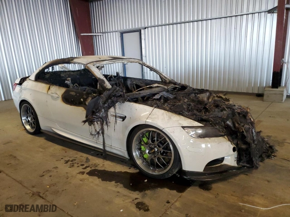 2011 BMW M3 with VIN WBSDX9C50BE399046, listed as a Copart auction lot 83610864 with 0 mi miles and Non Repairable. Bid and sale history available at carsss.com. Image 4.