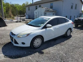 2013 Ford Focus SE z VIN 1FADP3F24DL128940, wystawiony jako Copart lot #54798665 z przebiegiem Nie podano mil oraz Tytuł czysty. Historia ofert i sprzedaży dostępna na DreamBid. Obrazek 1.